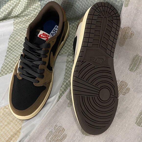 Travis Scott X Jordan 1 Low OG SP - Picture 7 of 7